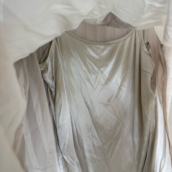 Renuar Split Neck 2-in-1 Shirt Size Large Bone Color NWT - Picture 4 of 7